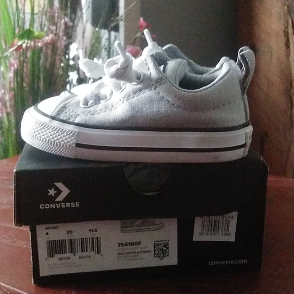 NEW Converse - Picture 3 of 4